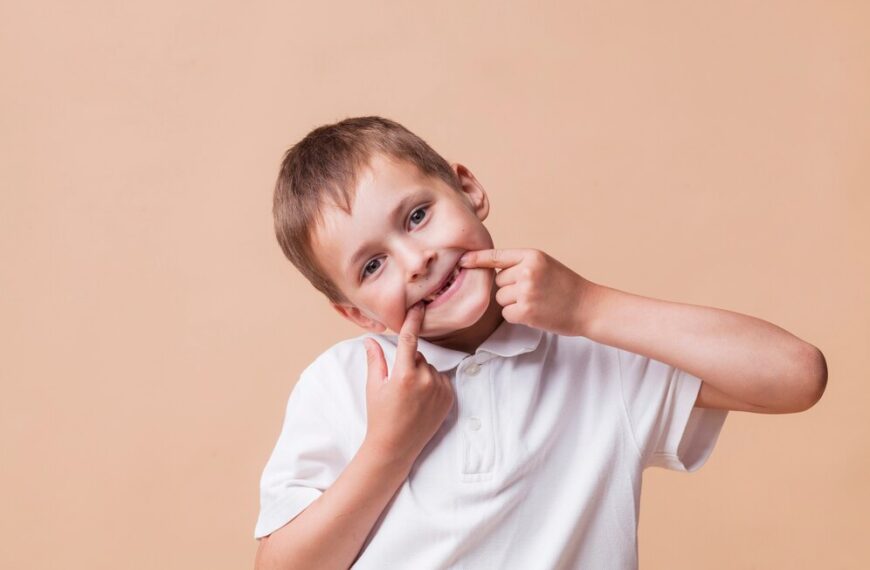 Quali abitudini possono aiutare a prevenire problemi dentali nei bambini?